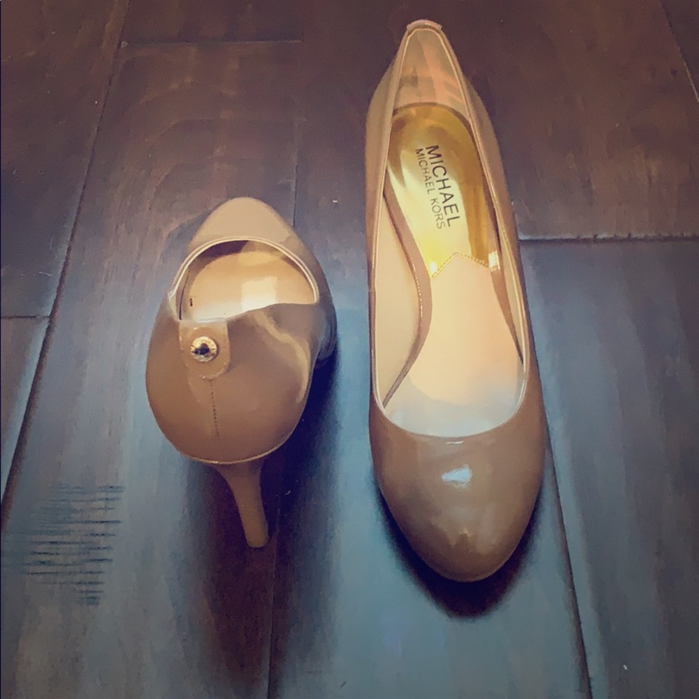 MICHAEL Michael Kors Patent Heels Pumps